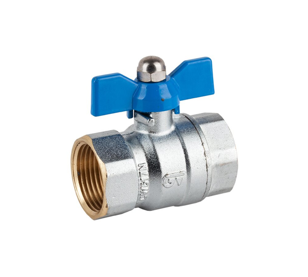Válvula esfera con paso total. 2. Construcción en latón UNE-EN 12165 cromado 3. Extremos rosca gas (BSP) hembra s/ ISO 228/1 4. Accionamiento mediante palomilla de aluminio. (Color azul - indicador agua fría). 5. Temperatura de trabajo desde -20ºC a 110ºC 6. Presión máxima de trabajo 25 bar (PN 25) 7. Asientos PTFE 8. Producto certificado ACS