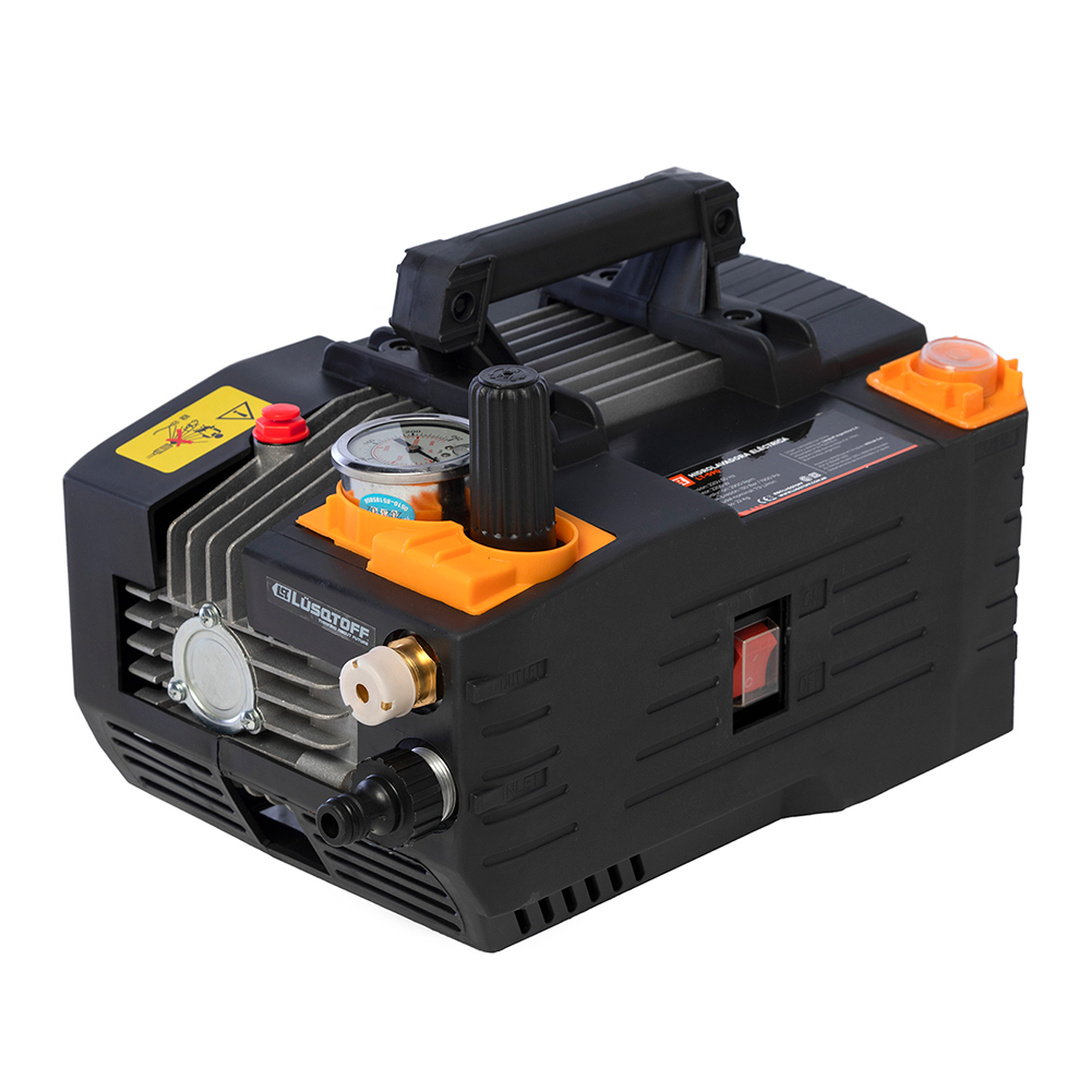 • Capacidad del motor: 2200 W
• Presión de trabajo: 1,1 Mpa (110 bar) (1950 Psi)
• Presión máx. permitida: 13 Mpa (130 bar)
• Caudal máx. de trabajo: 6 L/min
• Tasa máx. de flujo: 8 L/min.
• Presión máx. del suministro de agua: 0.4 Mpa (40 bar)
• Temperatura máx. del agua: 5º a 50°
• Voltaje: 220 V ~ 50 Hz
• Pistón de cerámica
• Peso: 23 kg.


• Robusta.
• Gran potencia.
• Fácil de trasladar.
• Auto-cebado.
• Con succión externa
de detergente.
• Regulación de presión.

Usos recomendados:
• Bicicletas
• Motos
• Autos y utilitarios
• Cercos
• Hogar y jardín
• Losas
• Paredes/puertas/portones
• Herramientas de jardín