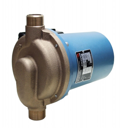 Motor
Totalmente silencioso
Bobinado protegido contra funcionamiento en seco, se apaga automáticamente.
Posee protector térmico incorporado.
No produce golpes de ariete.
Construcción
Equipos compactos.
Partes en contacto con el agua fabricadas con materiales sanitarios.
Sistema rotor húmedo.
Conexiones
Conexión eléctrica directa a la red
Entrada y salida con rosca de 3/4”,1” y 1½” (según producto)
Características
Tensiones disponibles: 220v
Temperatura máxima del agua: 70ºC
Temperatura ambiente: 40ºC
Presión máxima del sistema: 10Kg/cm²
Tipo de aislación: F
Pérdida de carga máxima en succión: 4 m.c.a.
Posiciones de instalación
El presurizador deberá ser instalado obligatoriamente de modo que el eje de la electrobomba permanezca en posición horizontal, de acuerdo a las siguientes figuras. El no cumplimiento de esta norma implicará el desgaste irregular del equipo y la consecuente pérdida de la garantía.
Detalles técnicos
Presión máxima (mca)	2,5 / 4,5 / 6,5
Caudal máximo (l/h)	2500 / 4000 / 5500
Potencia (HP)	0,13
Tensión V	220
I (A)	0,45 / 0,65 / 0,8
Conexion	1"
Peso	6,20 Kg